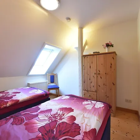 Landhauswohnung In Kroepelin Mit Grossem Garten * Boldenshagen