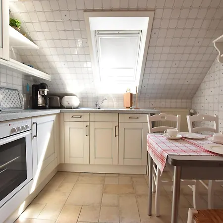 Apartment Landhauswohnung In Kroepelin Mit Grossem Garten