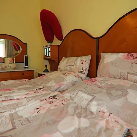 Landhauswohnung In Kroepelin Mit Grossem Garten Appartement