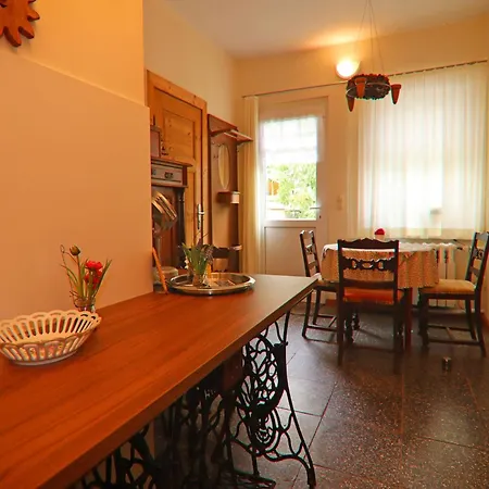 Landhauswohnung In Kroepelin Mit Grossem Garten *