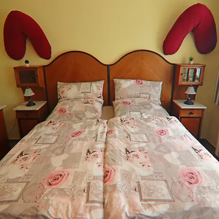 Landhauswohnung In Kroepelin Mit Grossem Garten Appartement Boldenshagen
