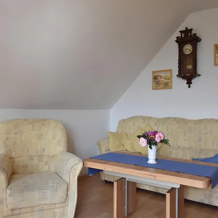 Landhauswohnung In Kroepelin Mit Grossem Garten
