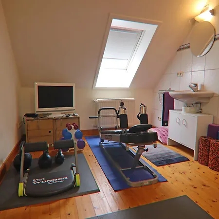 Landhauswohnung In Kroepelin Mit Grossem Garten Appartement