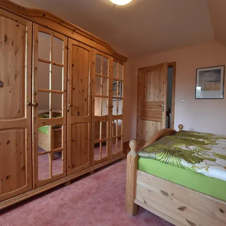 Appartement Landhauswohnung In Kroepelin Mit Grossem Garten *