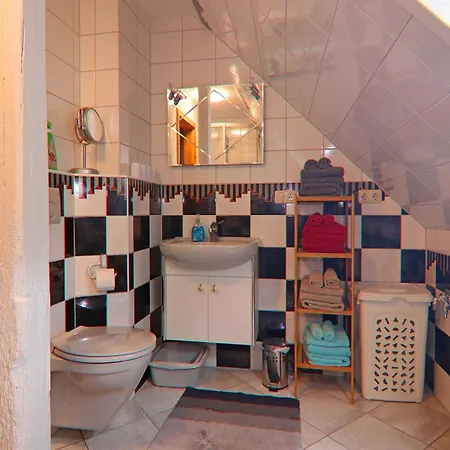 Landhauswohnung In Kroepelin Mit Grossem Garten Appartement Boldenshagen