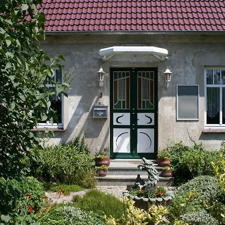 Landhauswohnung In Kroepelin Mit Grossem Garten Apartman Boldenshagen