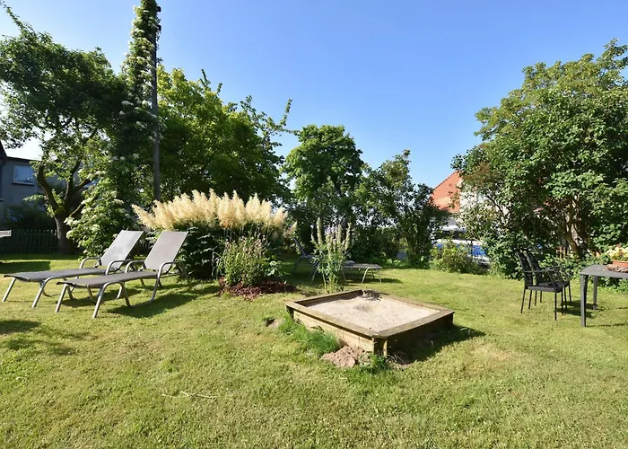 Appartement Landhauswohnung In Kroepelin Mit Grossem Garten