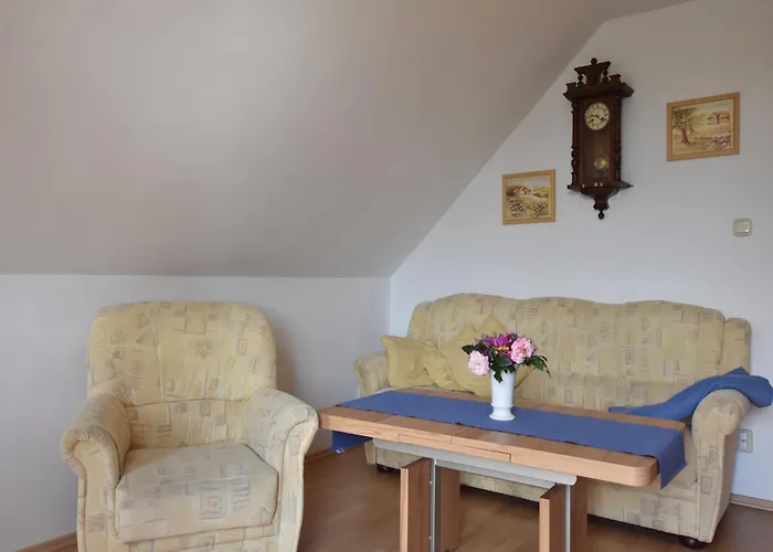 Landhauswohnung In Kroepelin Mit Grossem Garten